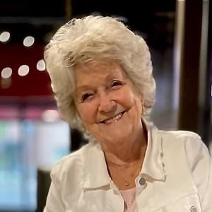 Meet your Posher, Dee